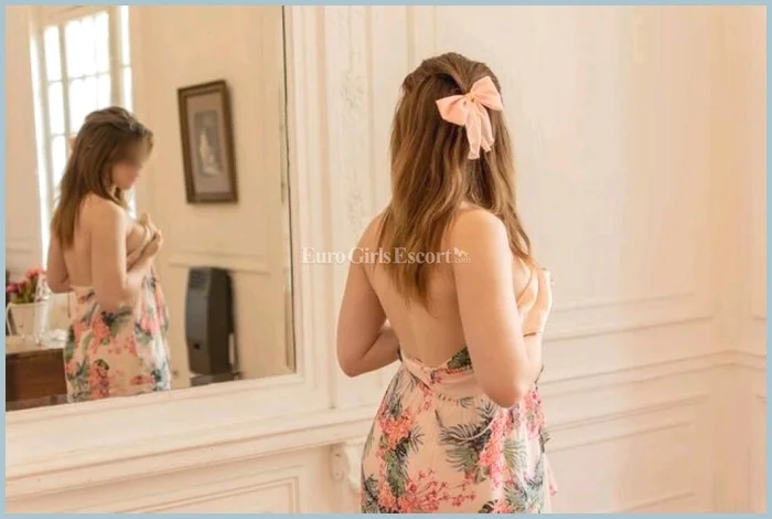 Laiza gallery photo 1