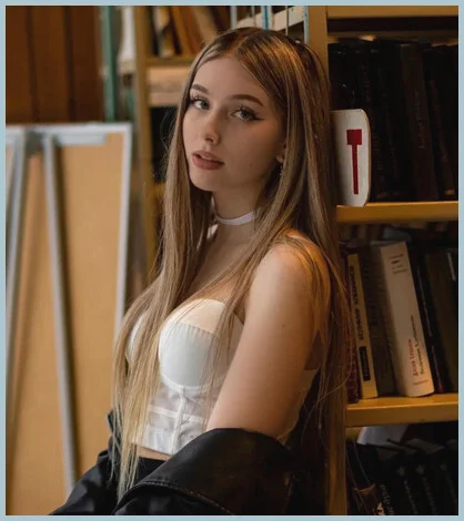 Olesya Yefimov Ladys model