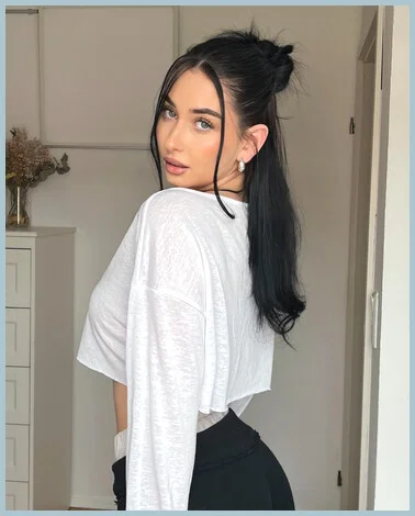 Jennifer gallery photo 1