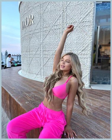 Seksikäs tyttö saatavilla pyyntöihisi - Matkaseuralainen & aikuisviihde Ladys model