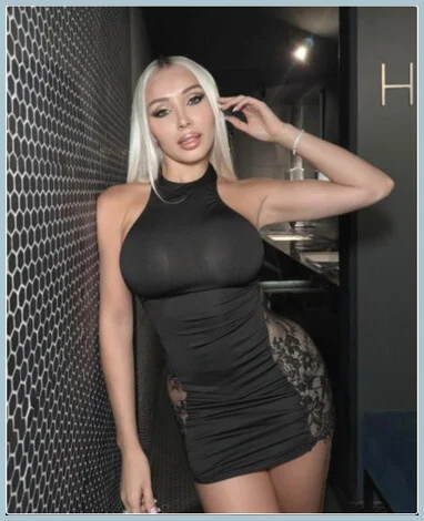 Dani gallery photo 1