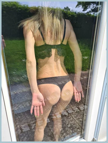 Anya gallery photo 2