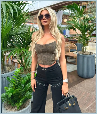 Naomie gallery photo 2