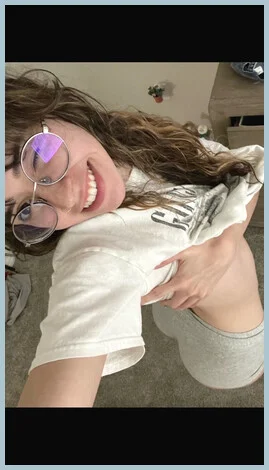 Tegan Molly gallery photo 2