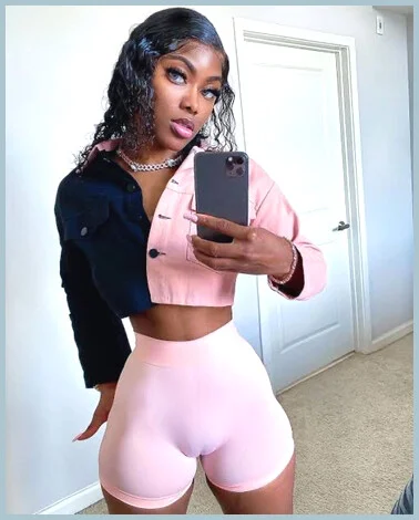 Hannah gallery photo 1