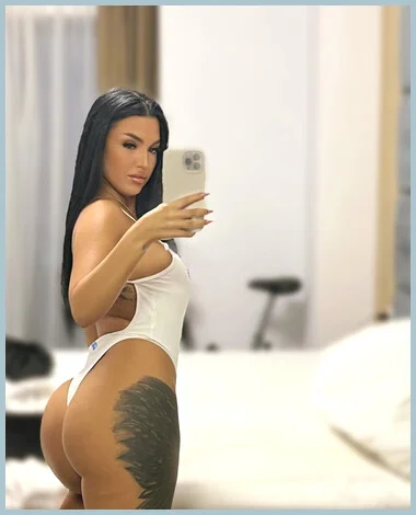 Bianca gallery photo 1