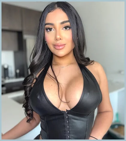 Sarah gallery photo 2