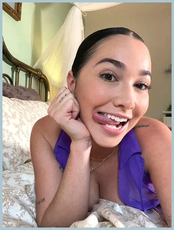 Karlee gallery photo 2