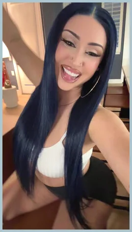 Wendy gallery photo 1