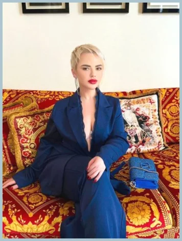 Adelina gallery photo 2