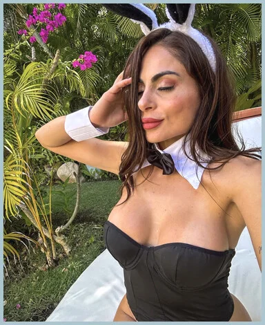 Selina gallery photo 2