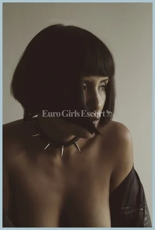 Wara Conti gallery photo 1