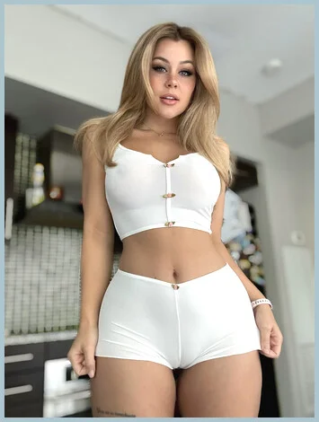 Sarah gallery photo 1