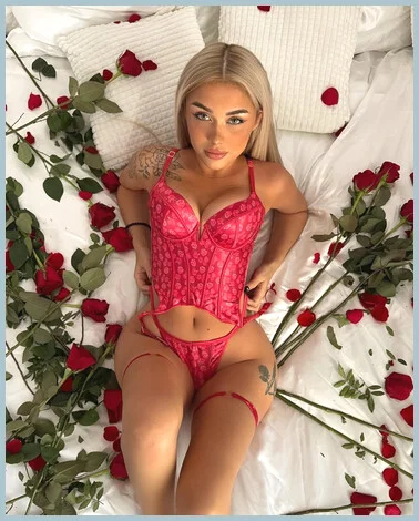 Louisa gallery photo 2