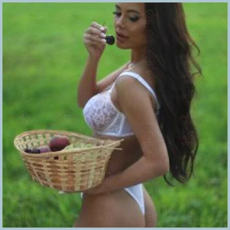 Milana 2 Ladys model