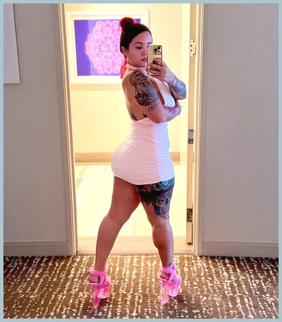 Santana Greyz gallery photo 2