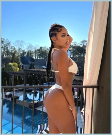 Emma gallery photo 1