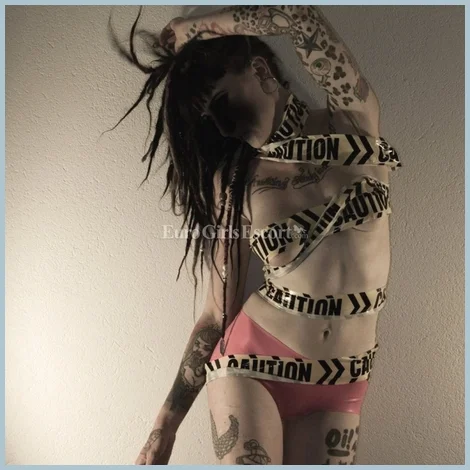 Miss Hendrix gallery photo 1