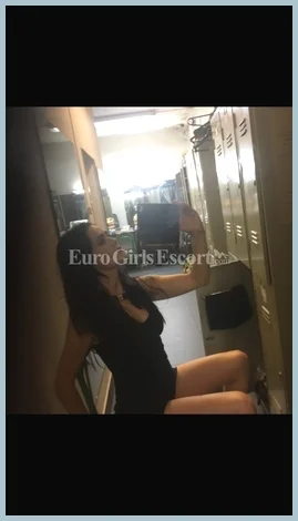 Agatha gallery photo 1