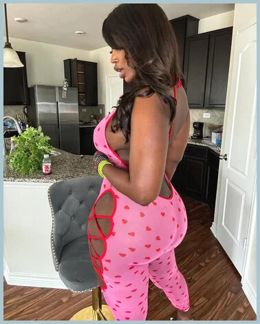 Benedicta Ladys model