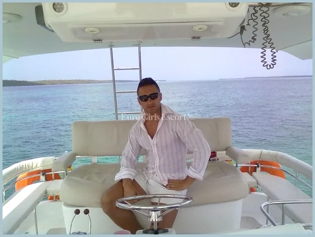 Mugur Porn gallery photo 1