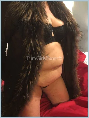 Norske Bella gallery photo 1