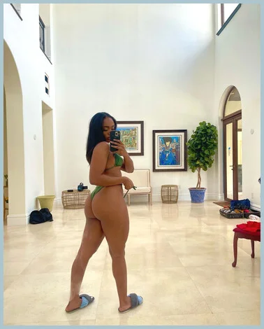 Anikka gallery photo 1