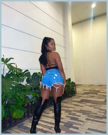 Anikka gallery photo 2