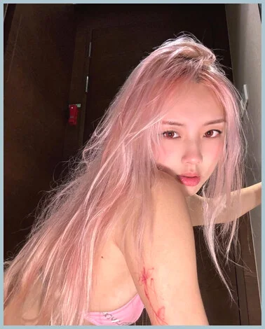 Rihanna gallery photo 2