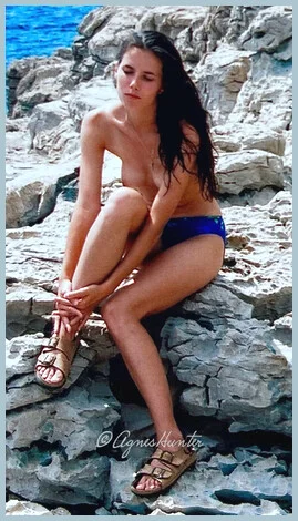 Agnes gallery photo 1