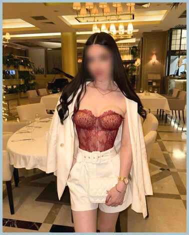 Amina gallery photo 2