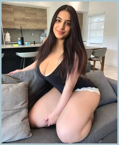 Karolina gallery photo 1