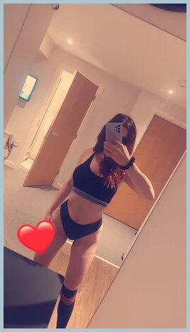 SelenaFox gallery photo 1