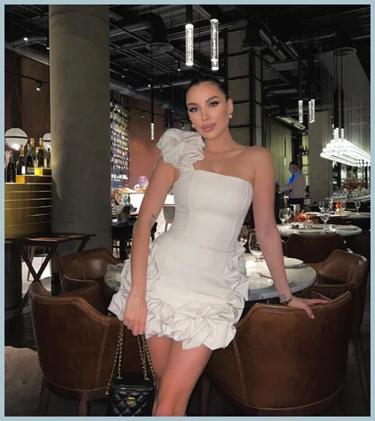 Jozella gallery photo 2