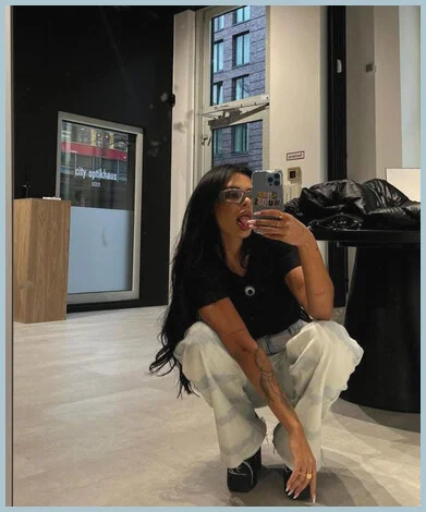 Tscherajna Ladys model