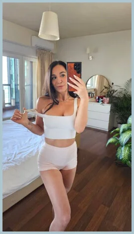 Saraymolly Ladys model