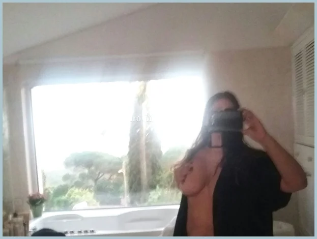 Nicole Vip gallery photo 1