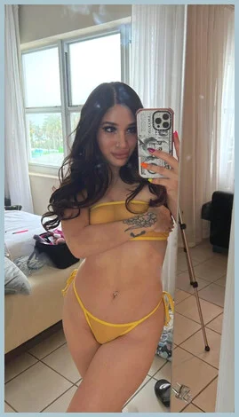 Edwige gallery photo 1