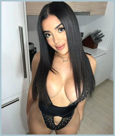 Sarah gallery photo 2