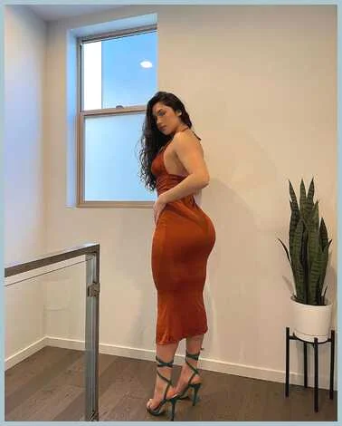 Yasmine gallery photo 1