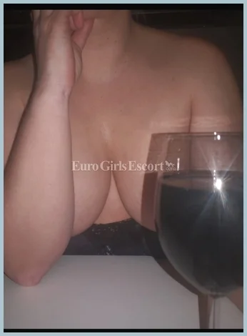 Vitiligo Blonde Ladys model