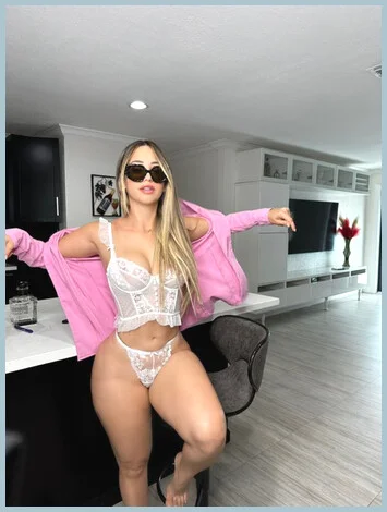 Linda gallery photo 2