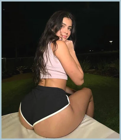 Nhaomi gallery photo 1