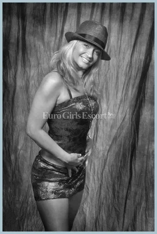 Michelle19 gallery photo 1