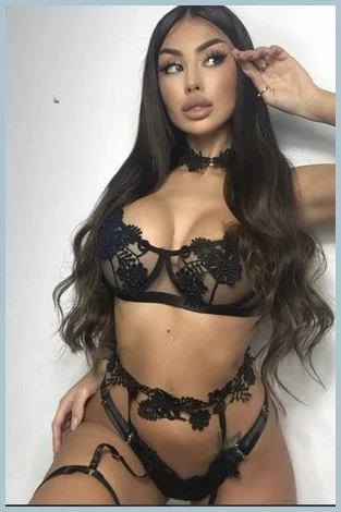 Lauren gallery photo 1