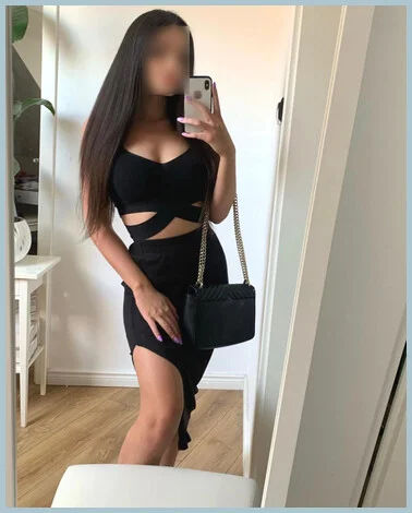 Selena gallery photo 2