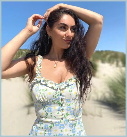 Jennifer gallery photo 1