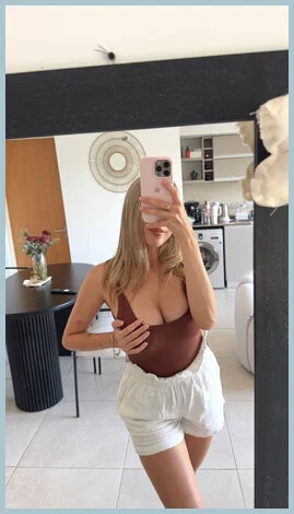 Vanessa Vanouch gallery photo 1