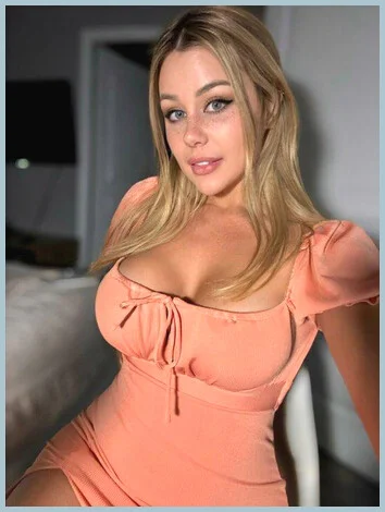 Charlotte Brown gallery photo 1