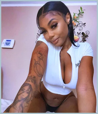 Mina mayana gallery photo 1